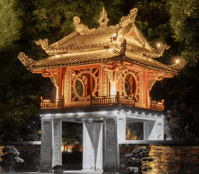 Temple de la littérature à Hanoï, visite nocturne