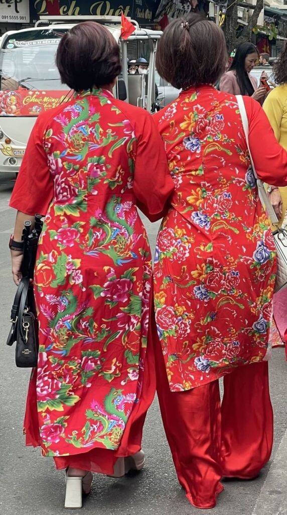Hanoï, vêtements traditionnels pendant la fête du Têt