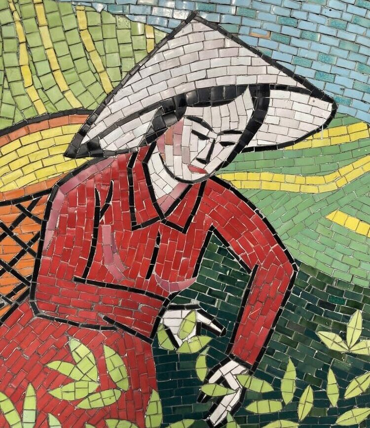 La route de la céramique, détail d'une fresque, femme travaillant dans la rizière