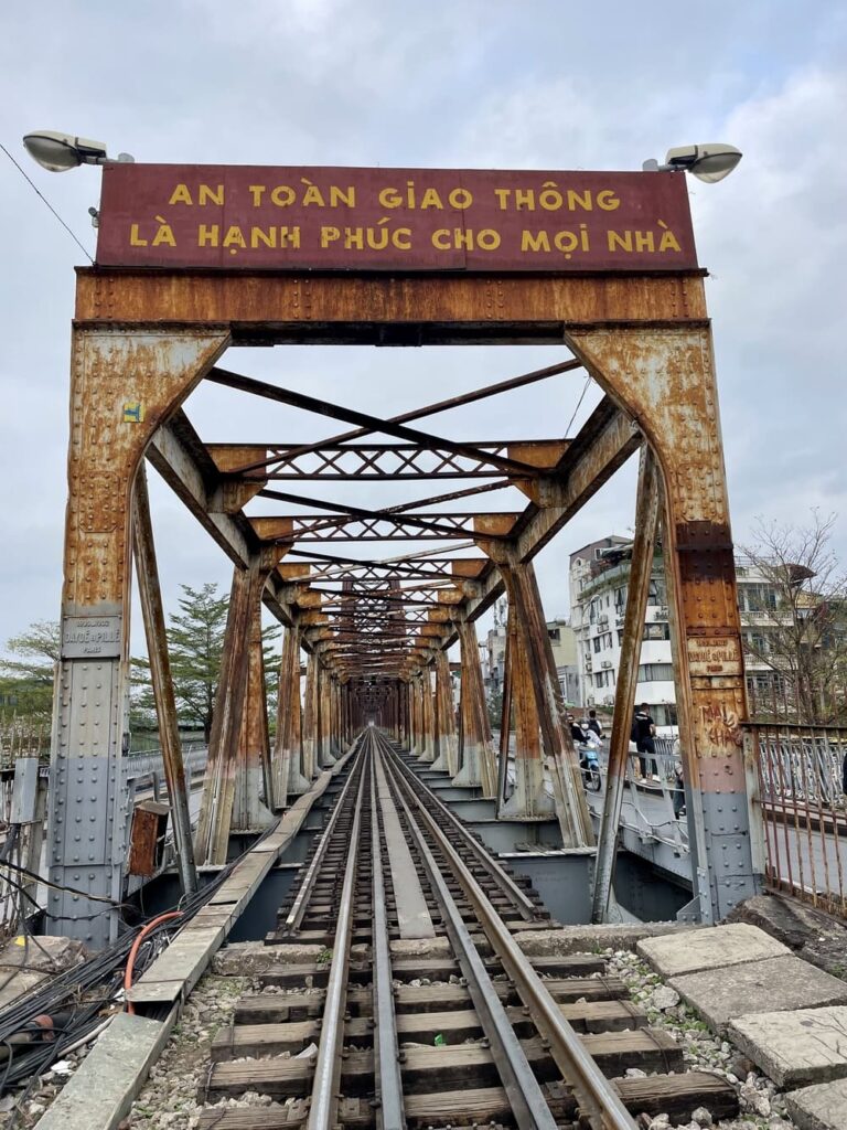 Hanoï, Pont Long Bien
