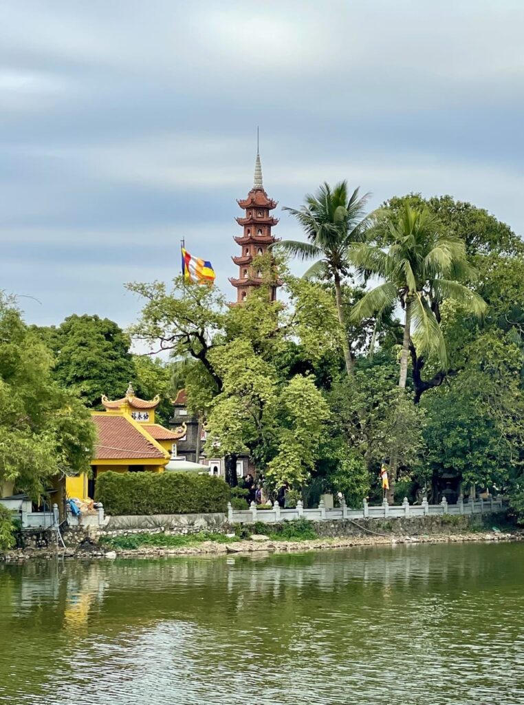 Pagode Tran Quoc à Hanoï,