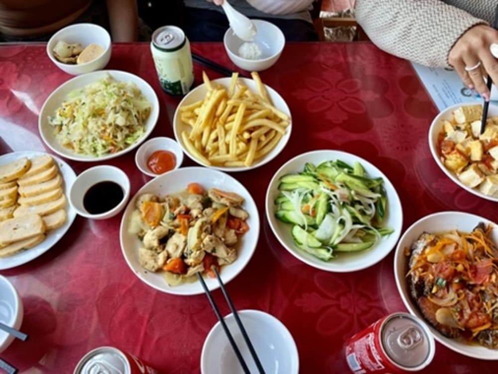 Explorer la baie de Lan Ha, le buffet