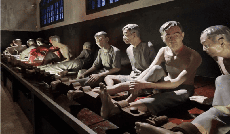 Prison de Hoa Lo, Hanoï, groupe de prisonniers