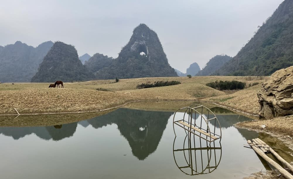 la montagne de l'oeil de Dieu se reflétant dans le Lac
