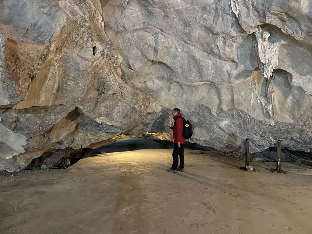 Ile de Cat Ba, Hospital Cave
