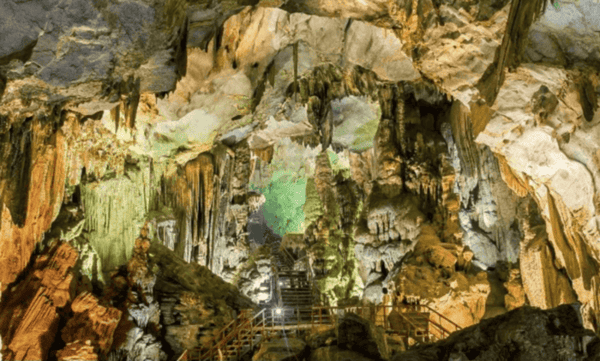 Grotte de Tien Son à Phong Nha