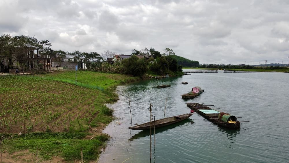 Phong Nha, barques sur la rivière Son