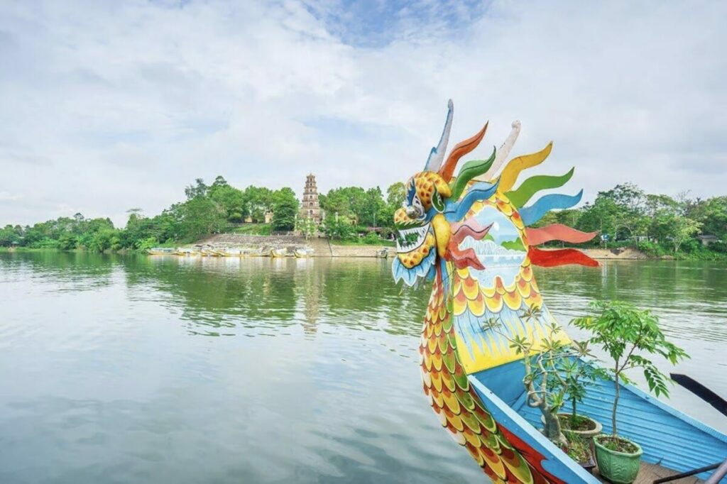 Croisière et visites sur la rivière des parfums à Hué