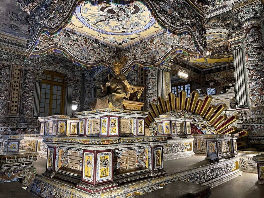 Tombeau de Khai Dinh à Hué
