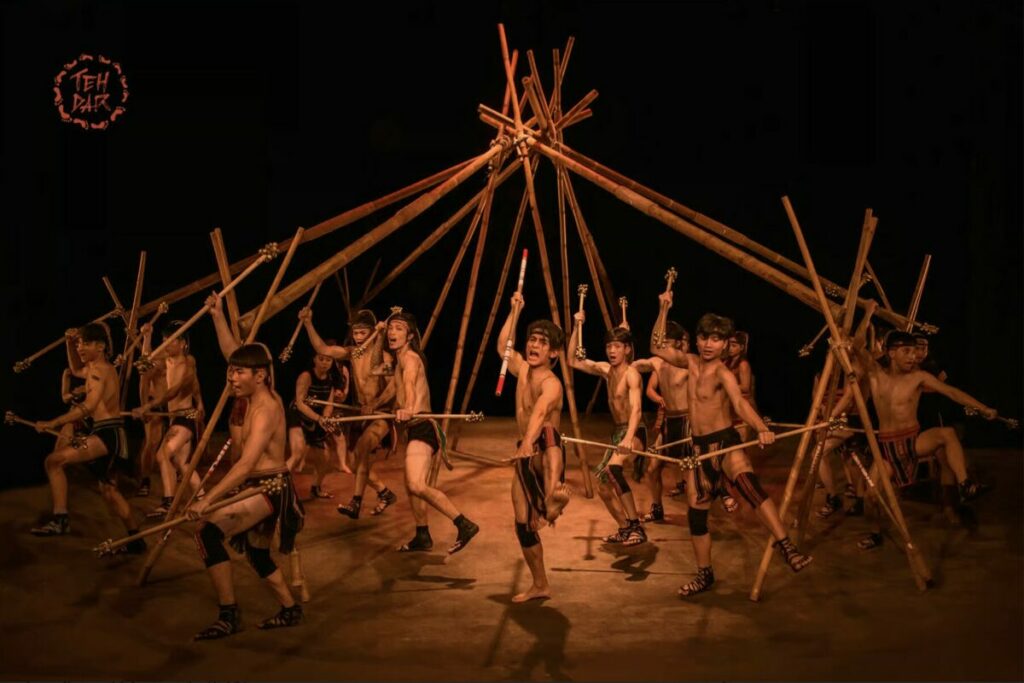 Spectacle Teh Dar à Hoi An cirque de bambou