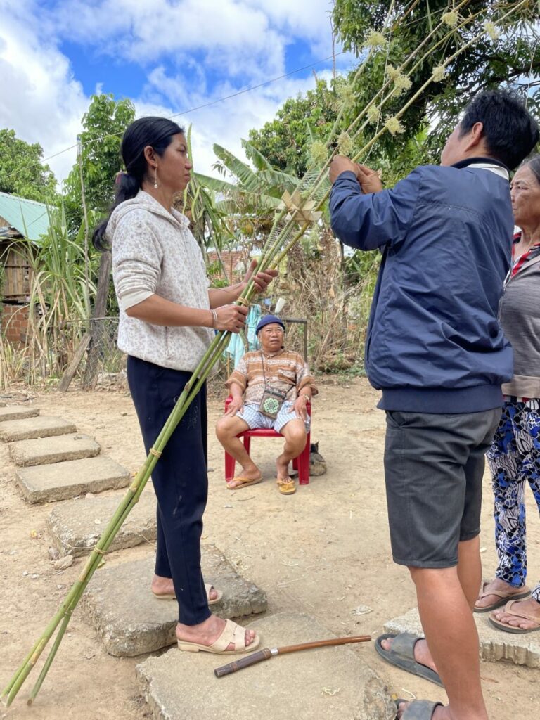 Préparation du mat sacré, Kon Tum