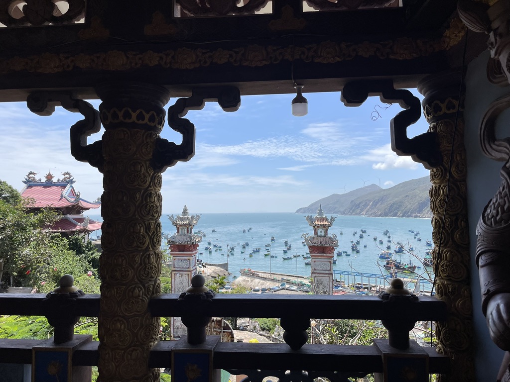 Le temple Chua Phuoc, vue sur la baie